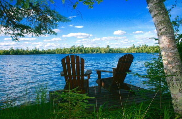 Encantadora casa de campo en el lago bermellón.