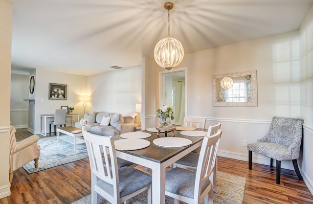 Charming private southern home- pet friendly, King Beds