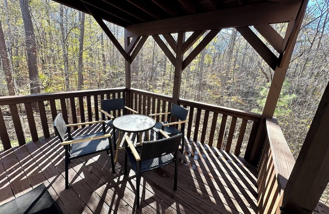 Charming Private Studio in the Heart of Jasper