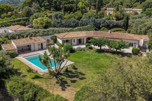 Charming Provencal house with swimming pool