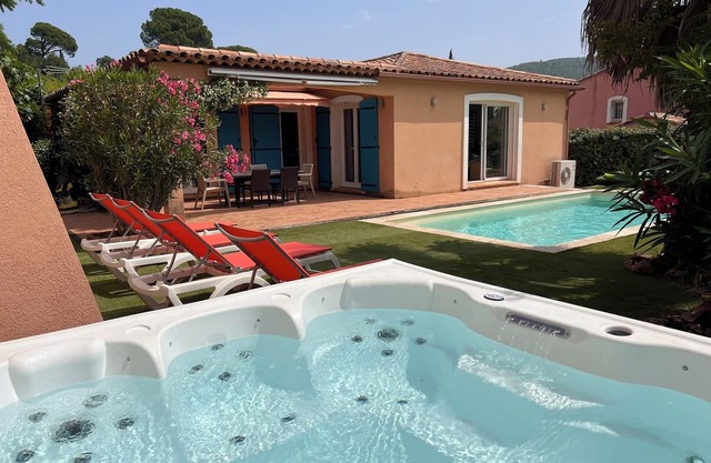 Charming, quiet villa with heated pool and Jacuzzi