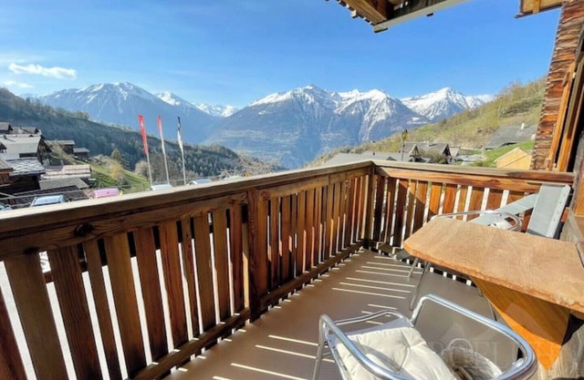 Charming renovated apartment in a Valais house