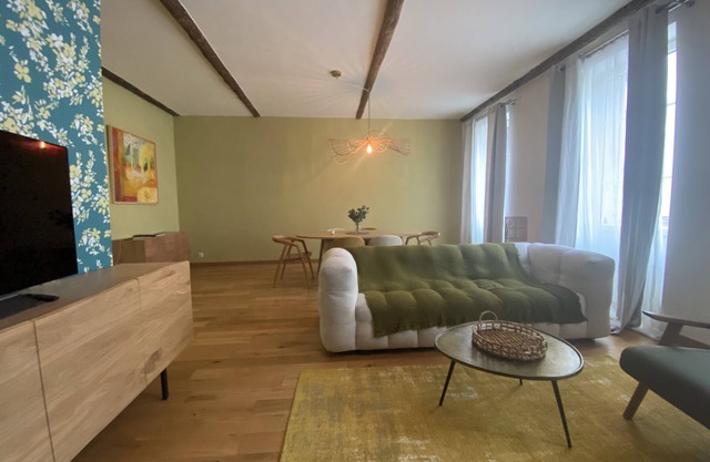 Charming renovated apartment near the beach