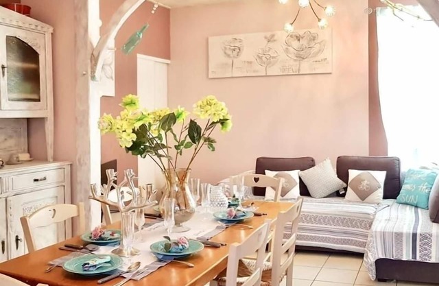 Casa rural renovada con jardín, pesca y WiFi en una granja de cereales orgánicos