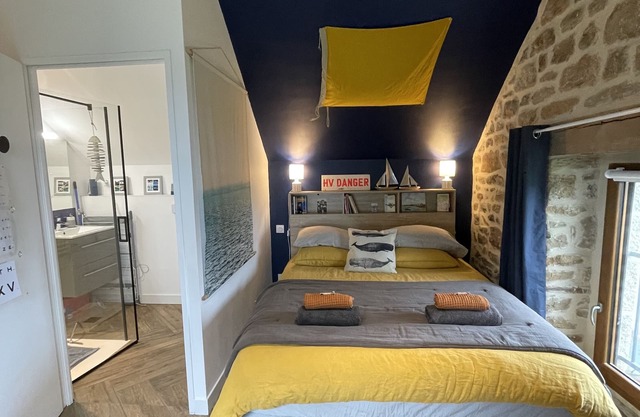 Charming renovated longère between land and sea in Quiberon Bay