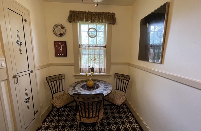 Charming Renovated One Bedroom Apartment.