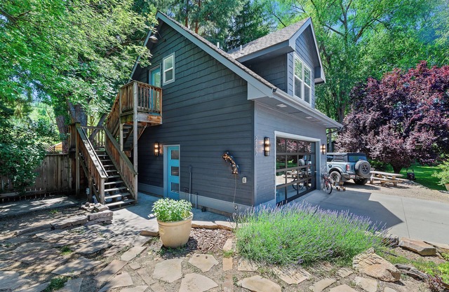 Charming retreat for two people in the enchanting North End of Boise