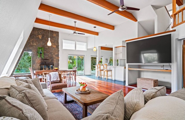 Charming Retreat near Healdsburg – 3 BD + Den, Outdoor Dining