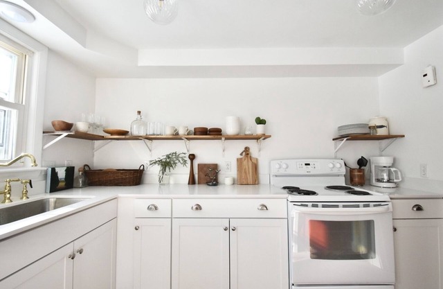 Charming Retro 3BR+Office Home in Town