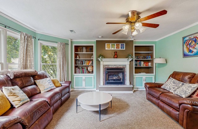 Charming Riverfront House with Full Kitchen, Wifi, and Central AC | Dog-Friendly