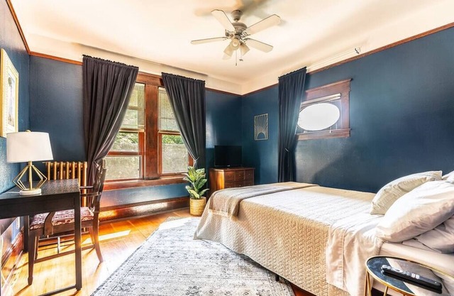 Charming Room in Historic BnB with Parking - Rm 5