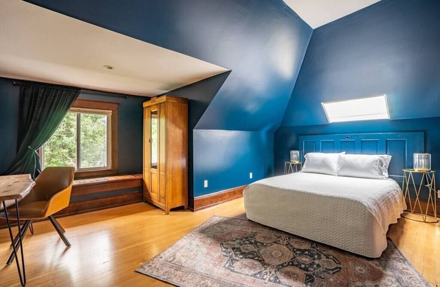 Charming Room in Historic BnB - Rm6