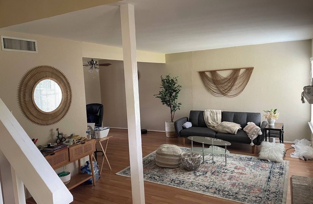 Charming rooms in a quiet and centrally located neighborhood.