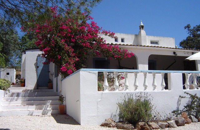 Hermosa finca rústica con piscina privada es un retiro rural perfecto