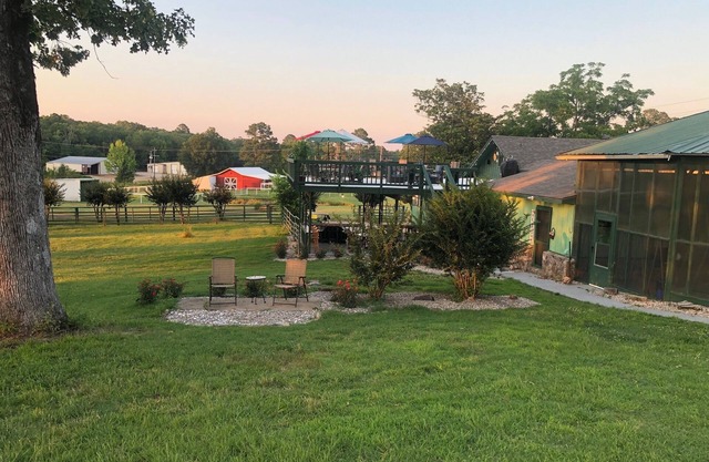 Charming Rustic Home, with a Salt Water Indoor Heated Pool in Hot Springs