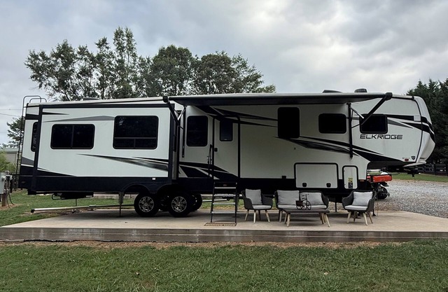 Charming RV with AC in Columbus for a cozy getaway