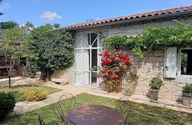 Charming stone farmhouse in a green setting Private pool Vallon Pont d'Arc