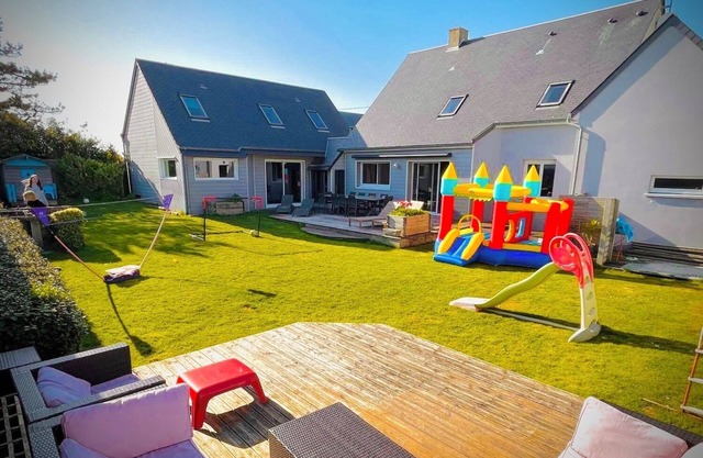 Encantadora villa espaciosa (5 habitaciones) a 40 metros de la playa (2 a 15 personas)