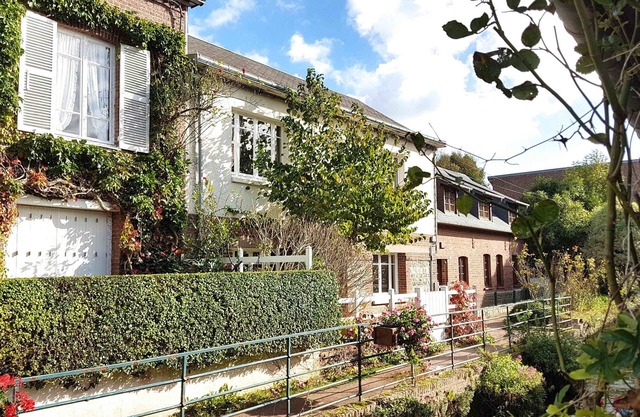 Charming, sand beach 200 m, calm, parking, 4 bedrooms, 3 bathrooms