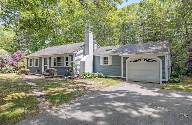 Charming Sandwich Cape Home - Short Drive to Beach & Boardwalk