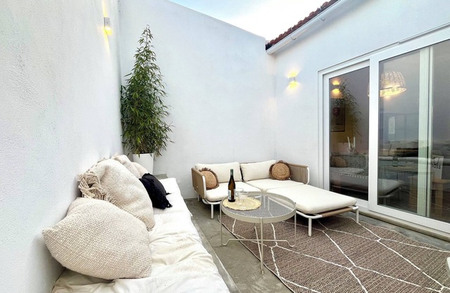 Charming Scandi-inspired cottage with terrace and rooftop / 30 min to Comporta.