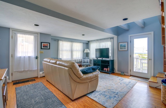 Charming Scituate Home w/ Deck - Walk to Beaches!