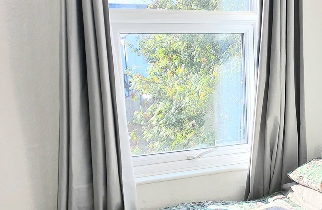 Charming Single Bedroom Ensuite London.