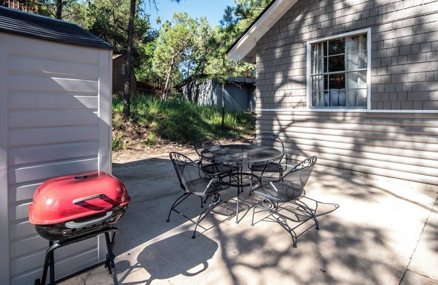 Charming Single-Level 2 Bedroom Home with Open Living Space