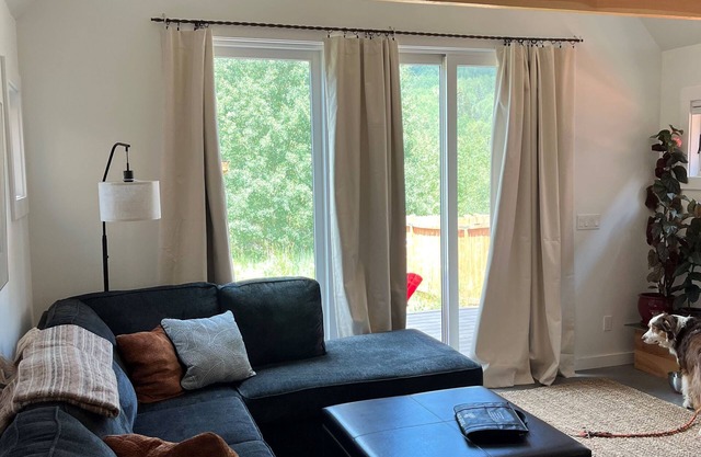 Charming Ski, fishing, hiking and biking getaway bungalow in Rico, Co.