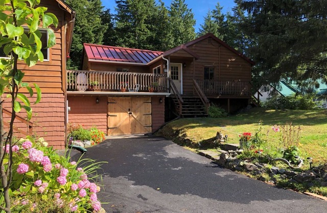 Sur Tongass Encanto Inicio - Live Like a Local