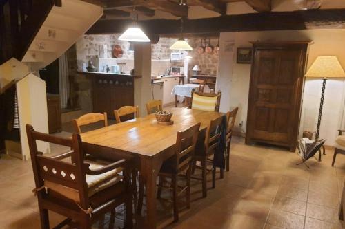 Charming spacious 150 m old house in Berric
