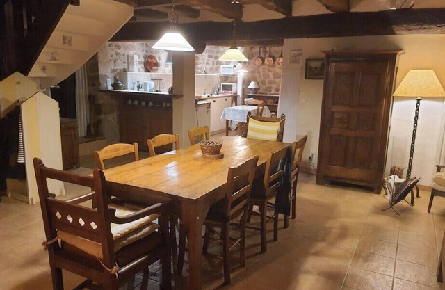 Charming spacious 150 m² old house in Berric