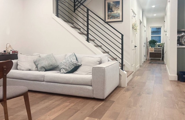 Charming Spacious 2-bedroom house with Study in Central Portland