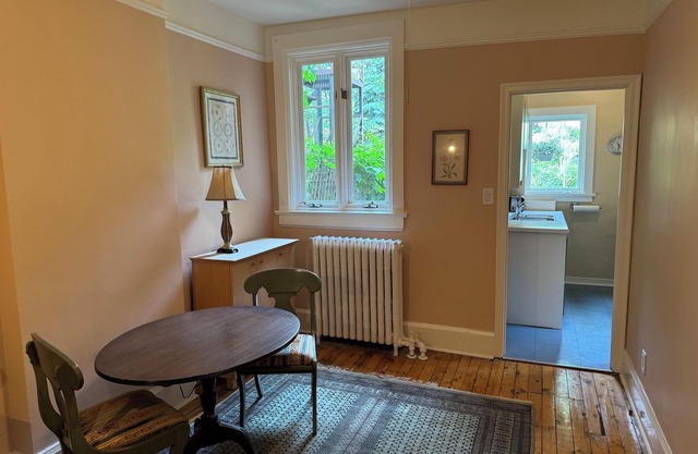 Charming, spacious ground floor apartment with garden