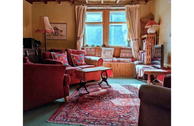 Charming Spacious House In Holmfirth