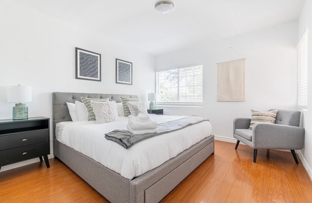 Central ~ Spacious & Modern ~3BR