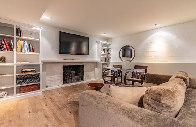 Charming & Spacious Lakewood Retreat with 4BR/2BA