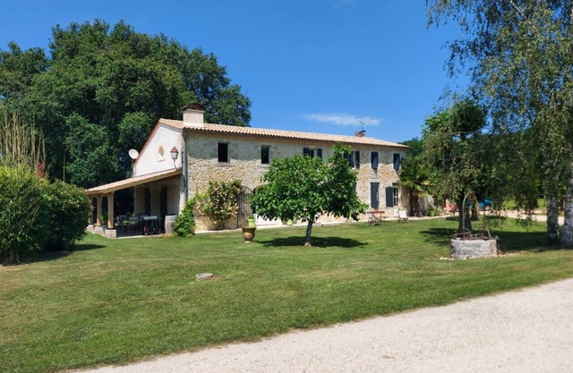 STONE RESIDENCE de encanto en 3 hectáreas piscina climatizada 12x6