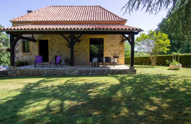 Acogedora casa rural con jardín, terraza y chimenea en el corazón del Périgord Noir