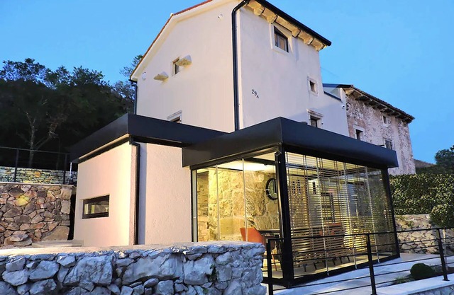 Emocionante casa de diseño cerca del mar