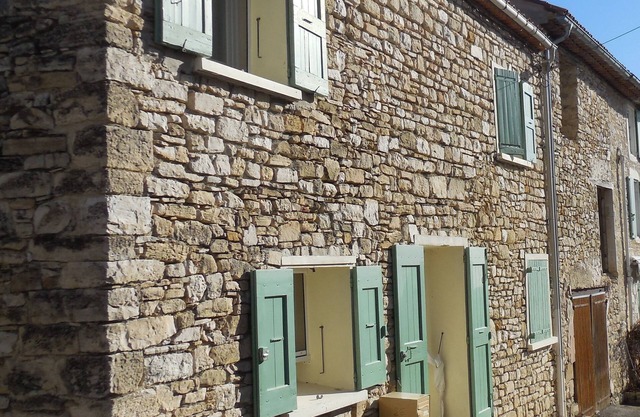Encantadora casa de pueblo de piedra completamente renovada