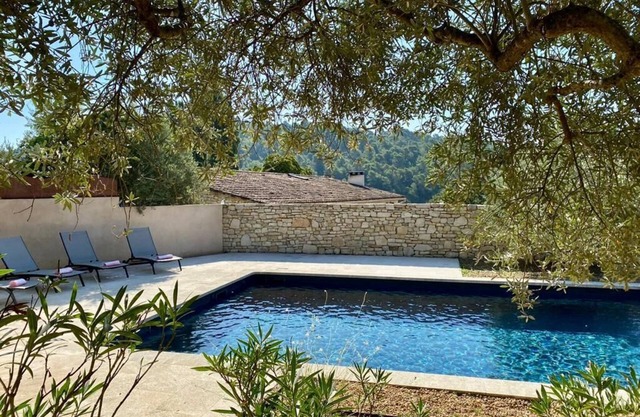 Charming stonehouse with breathtaking views of the Luberon national park