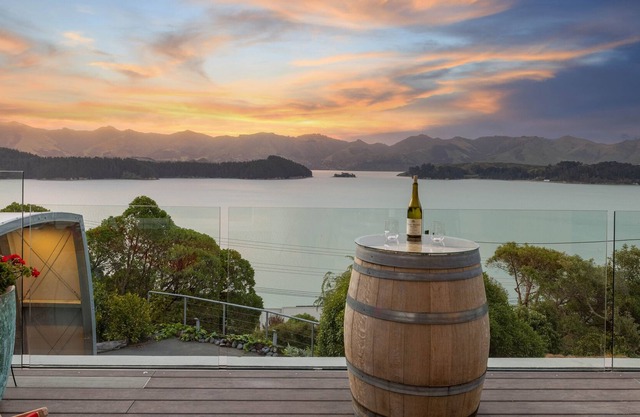 Charming Studio Apartment on the Shores of Lyttelton Harbour