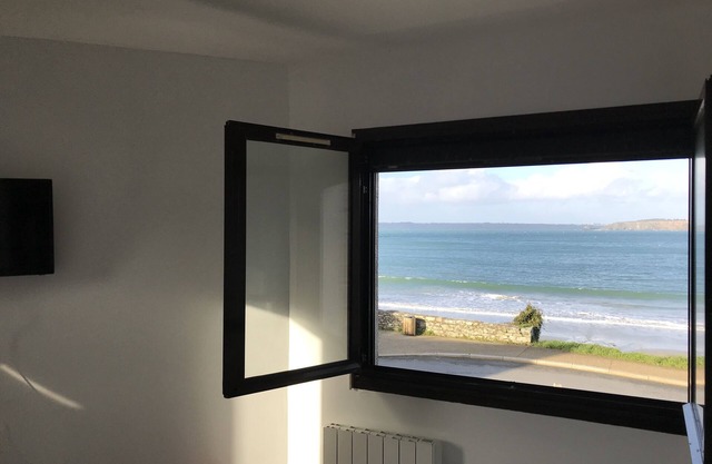 VISTA AL MAR ESTUDIO PARA 2 PERSONAS SOFÁ CAMA 140 CM