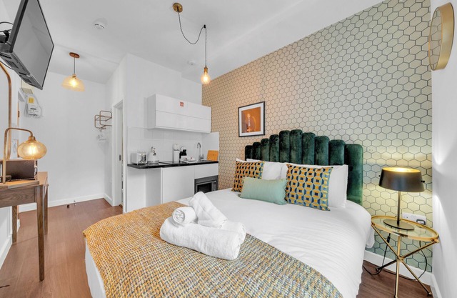Charming Studio in Upscale Neighbourhood