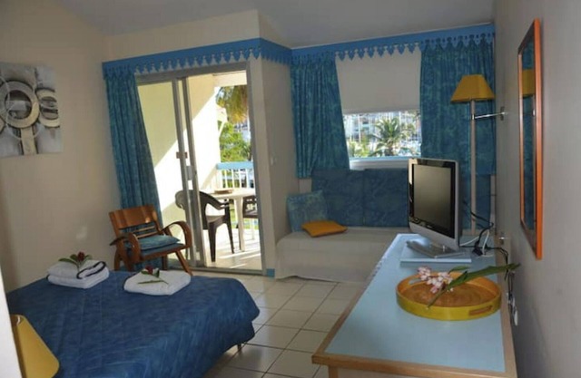 CHARMING STUDIO IN LES TROIS ÎLETS - SWIMMING POOLS - SPA