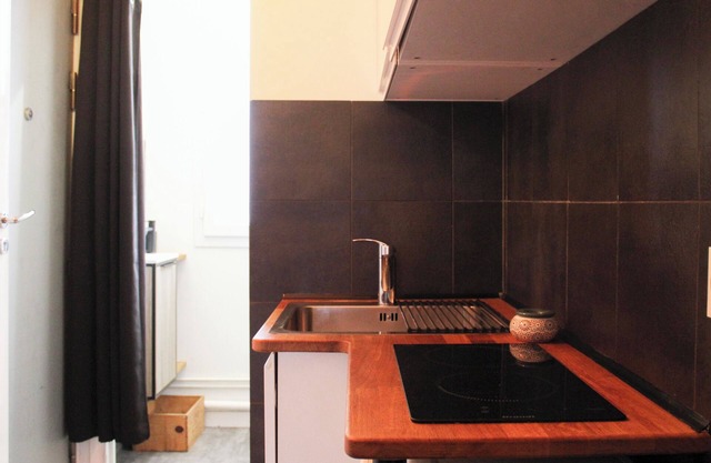Charming studio of 15 m2 in the 20th - Paris