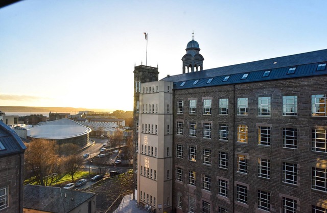 Charming Studio Suite in Dundee | Free Wi-Fi