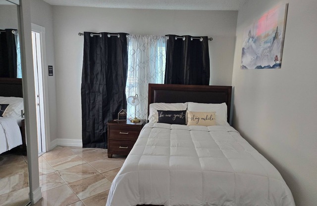 Charming studio with AC and WiFi in sunny Tampa