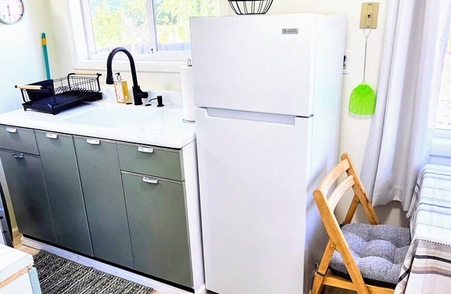 Charming studio with AC in vibrant Dallas